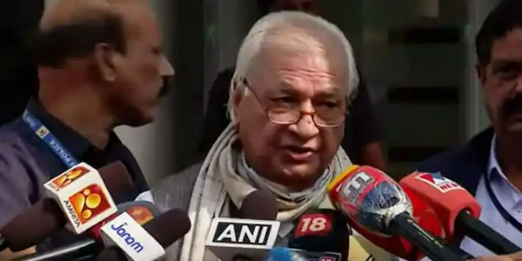 ‘ഭരണപരമായ കാര്യങ്ങൾ വിശദീകരിക്കുന്നില്ല’, മുഖ്യമന്ത്രിക്കെതിരെ വീണ്ടും ഗവർണർ
