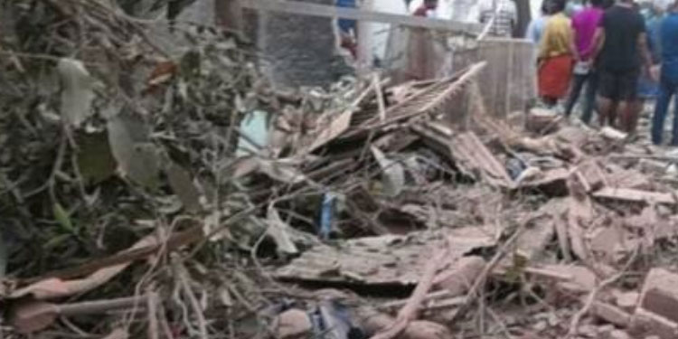 വരാപ്പുഴയില്‍ പടക്കം സൂക്ഷിച്ച കെട്ടിടത്തില്‍ പൊട്ടിത്തെറി: രണ്ട് പേര്‍ക്ക് പരിക്ക്