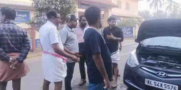 ഓടിക്കൊണ്ടിരുന്ന കാറിന് തീപിടിച്ചു: കുടുംബം രക്ഷപ്പെട്ടത് തലനാരിഴക്ക്