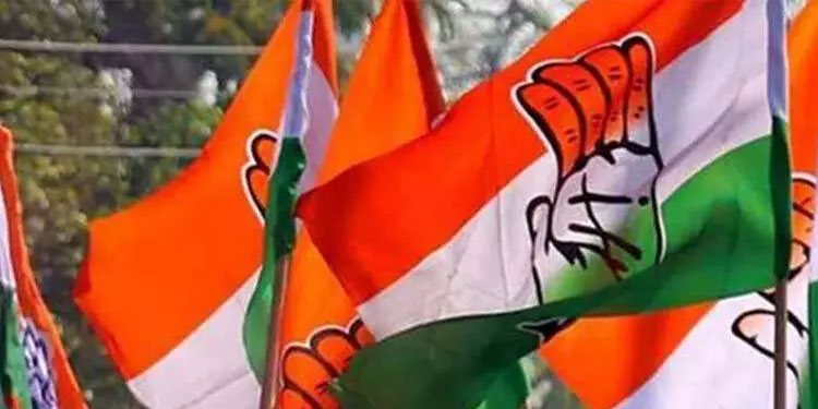 ഹാഥ് സെ ഹാഥിനിടെ എ.ഐ.സി.സി സെക്രട്ടറിക്ക്​ നേരെ ചീമുട്ടയേറ്