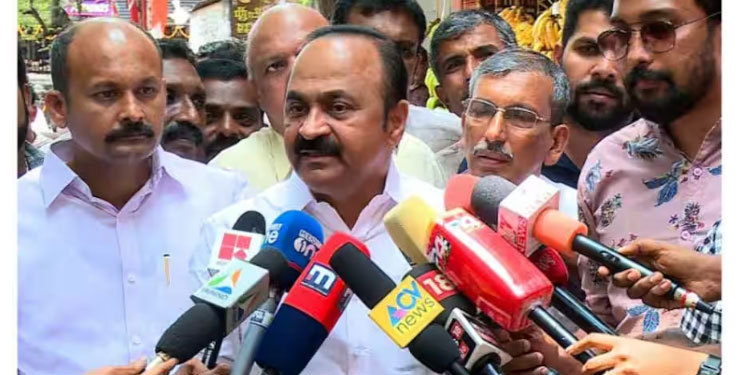 ബ്രഹ്മപുരം തീപിടുത്തം പോലീസ് റിപ്പോർട്ട്; മുഖ്യമന്ത്രിയും മന്ത്രിമാരും കരാറുകാരനെ സംരക്ഷിക്കുന്നു; വി ഡി സതീശൻ