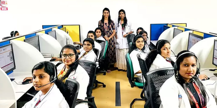 ട്രോമ കെയർ ആംബുലൻസ് പദ്ധതിയുടെ കണ്ട്രോൾ റൂം നിയന്ത്രണം ഏറ്റെടുത്ത് പെൺ കരുത്ത്