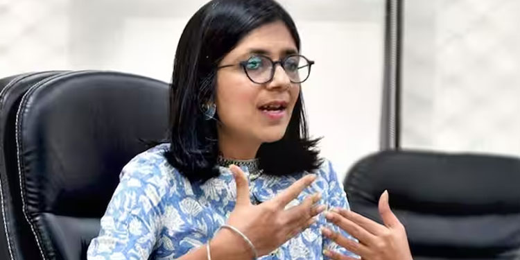‘ചെറുപ്പത്തിൽ അച്ഛൻ പലതവണ ലൈംഗികമായി പീഡിപ്പിച്ചു, പേടിച്ച് ഒളിച്ചിരുന്നു ‘: ദില്ലി വനിതാ കമ്മീഷൻ അധ്യക്ഷ