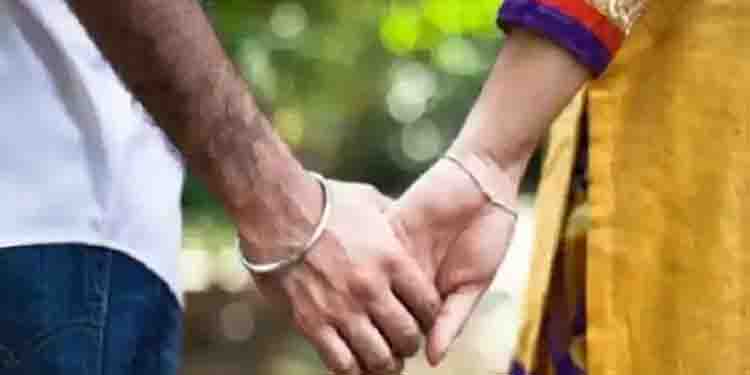 പത്താം ക്ലാസിലെ പ്രണയം; 35 വര്‍ഷത്തിന് ശേഷം പൂർവ്വ വിദ്യാർഥി സംഗമത്തിൽ കണ്ടുമുട്ടി, പിന്നാലെ ഒളിച്ചോട്ടം