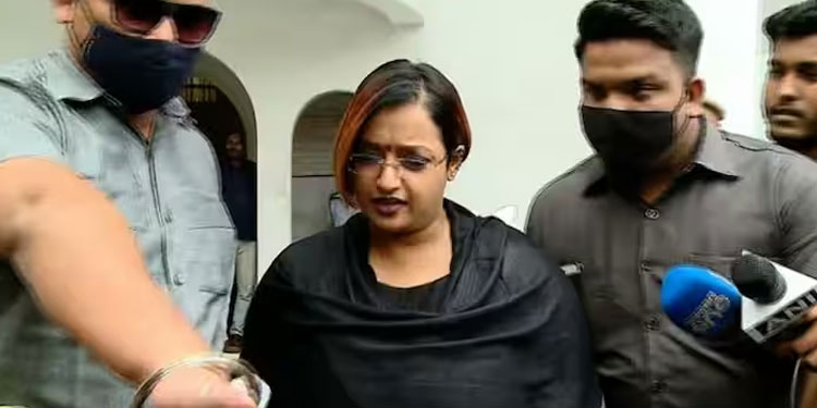 സ്വ‍ര്‍ണക്കടത്ത് കേസിൽ ഒത്തുതീര്‍പ്പിന് ശ്രമമെന്ന് സ്വപ്ന സുരേഷ് : വിവരങ്ങൾ ഇന്ന് വൈകിട്ട് പുറത്തുവിടും