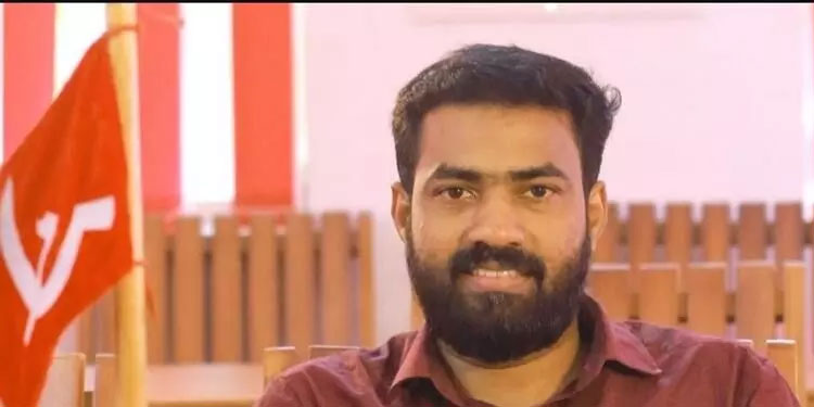 ആമസോണ്‍ കാടു​കളിലെ തീ പിടിത്തവും ബ്രഹ്മപുരവും താരതമ്യം ചെയ്യാൻ ബി.ജെ.പി നേതാക്കളെ പോലെ വിവരം കെട്ടവർക്കെ കഴിയൂവെന്ന് വി.കെ. സനോജ്