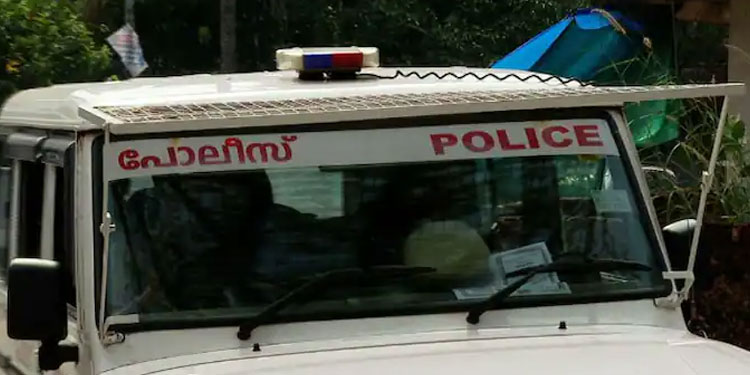പരാതിക്കാരിയോട് ലൈംഗികാതിക്രമം, 11 തവണ വകുപ്പ് തല നടപടി; ക്രൈംബ്രാഞ്ച് ഇന്‍സ്പെക്ടറെ പിരിച്ചുവിട്ട് ഡിജിപി