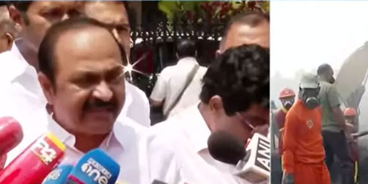 ബ്രഹ്മപുരം തീപിടിത്തം: സി.ബി.ഐ അന്വേഷിക്കണം, പ്രതിപക്ഷം സഭ ബഹിഷ്‍കരിച്ചു, ഡയോക്സിൻ കലർന്ന വിഷപ്പുകയാണ് കൊച്ചിയിലുള്ളത്