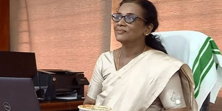 സ്ഥാനം പോയിട്ടും താക്കോല് കൊടുക്കാതെ സിസ