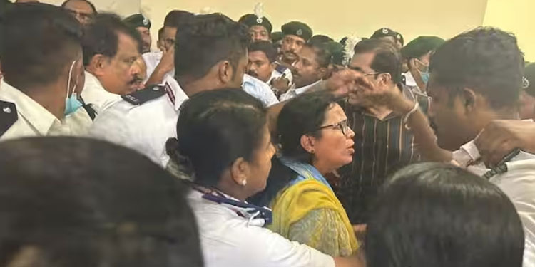 നിയമസഭയിലെ സംഘർഷം; അഞ്ച് പ്രതിപക്ഷ എംഎൽഎമാർ പരാതി നൽകി, യോഗം വിളിച്ച് സ്പീക്കർ