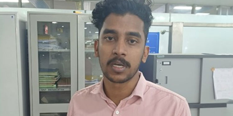 കരിപ്പൂരിൽ അരക്കോടിയുടെ സ്വർണ മിശ്രിതവുമായി യുവാവ്‌ പിടിയിൽ; വിമാന ടിക്കറ്റും 30000 രൂപയും പ്രതിഫലം
