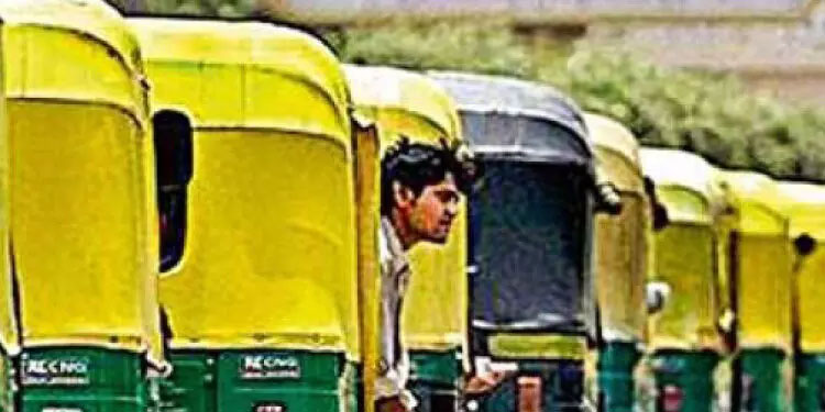 ബൈ​ക്ക്​ ടാ​ക്സി​ക​ളെ നി​യ​ന്ത്രി​ക്ക​ണം; ഓ​ട്ടോ​ തൊ​ഴി​ലാ​ളി​ക​ൾ ഇ​ന്ന്​ പ​ണി​മു​ട​ക്കും