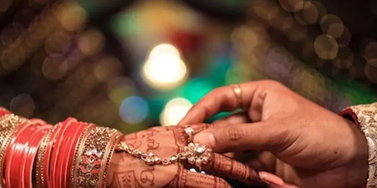 ഭാര്യ കാമുകനൊപ്പം ഒളിച്ചോടി, കാമുകന്റെ ഭാര്യയെ വിവാഹം ചെയ്ത് യുവാവിന്‍റെ ‘പ്രതികാരം’