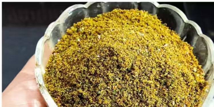 കറിവേപ്പില പൊടി വീട്ടിൽ‌ തന്നെ ഈസിയായി തയ്യാറാക്കാം