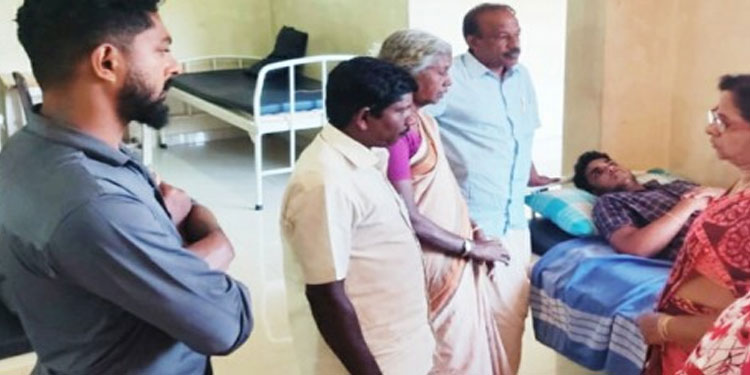 ക്ഷേത്രത്തിൽ ആർഎസ്എസ് തീരുമാനിച്ച യൂണിഫോം ധരിച്ചില്ല; പന്തളത്ത്‌ ഡിവൈഎഫ്‌ഐ പ്രവർത്തകന്‌ മർദനം
