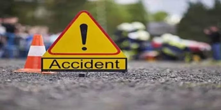 ബന്ധുവിന്റെ സംസ്‌കാര ചടങ്ങില്‍ പങ്കെടുത്ത് മടങ്ങവെ കാര്‍ മരത്തിലിടിച്ചു ; 6 പേര്‍ക്ക് ദാരുണാന്ത്യം