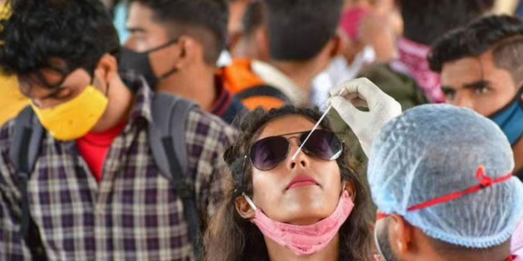 രോഗികളുടെ എണ്ണം ഉയരുന്നതിനിടെ വിദേശത്ത് നിന്നെത്തുന്നവർക്ക് കോവിഡ് പരിശോധന നിർബന്ധമാക്കി യു.പി