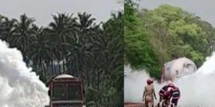വാളയാറില്‍ ടാങ്കറില്‍ മിനി ലോറിയിച്ച് അപകടം; വാതകച്ചോര്‍ച്ച