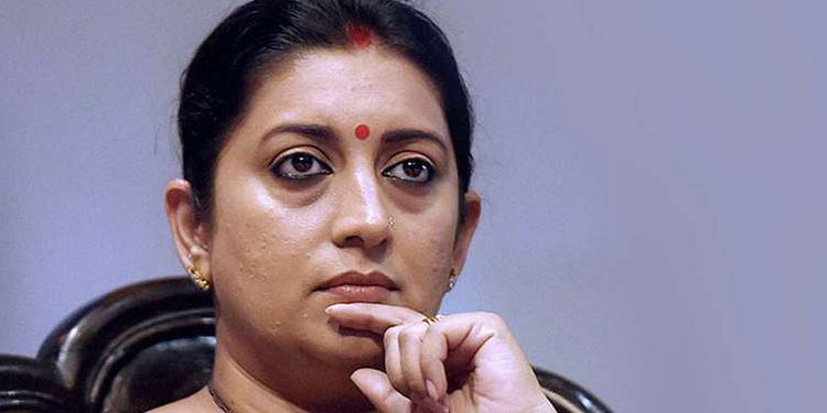 ‘സ്മൃതി ഇറാനീ…നിങ്ങളെന്താണ് മിണ്ടാതിരിക്കുന്നത്?’-മന്ത്രിയുടെ മൗനത്തിനെതിരെ ഗുസ്തി താരങ്ങൾ