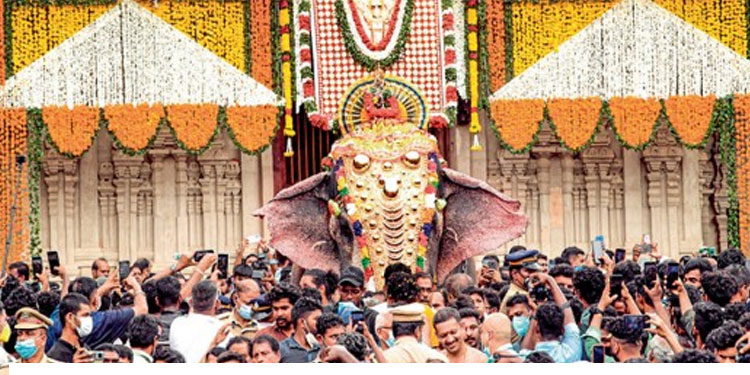 പൂരനഗരിയുണർന്നു, നാട്ടിടവഴികളും നഗരവീഥികളും തൃശൂരിലേക്ക്‌ ; ഇടവേളയില്ലാത്ത 36 മണിക്കൂർ പൂരാരവം