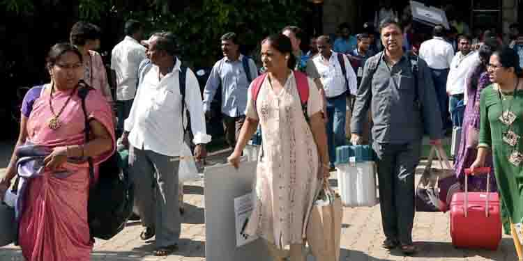 കർണാടകം ഇന്ന് പോളിംഗ് ബൂത്തിലേക്ക്; വോട്ടെടുപ്പ് കർശന സുരക്ഷയിൽ, എക്സിറ്റ് പോൾ ഫലങ്ങൾ വൈകിട്ട്