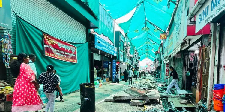 മിഠായി​തെരുവിലെ മലിനജലത്തിന് പരിഹാരമാവുന്നു; ഓവുചാൽ നവീകരണത്തിന് തുടക്കം