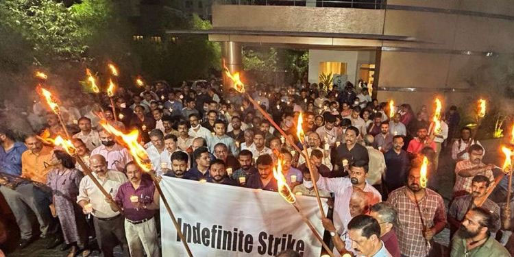 ‘വന്ദനയുടെ കുടുംബത്തിന് ഒരു കോടി രൂപ നഷ്ടപരിഹാരം നൽകണം; പൊലീസിനെതിരെ നടപടി വേണം’