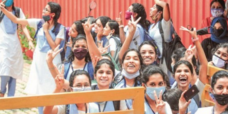 പ്ലസ് വൺ പ്രവേശനം: 81 താല്‍ക്കാലിക ബാച്ചുകള്‍ തുടരും; 30 ശതമാനം വരെ മാർജിനൽ സീറ്റ് വർദ്ധന