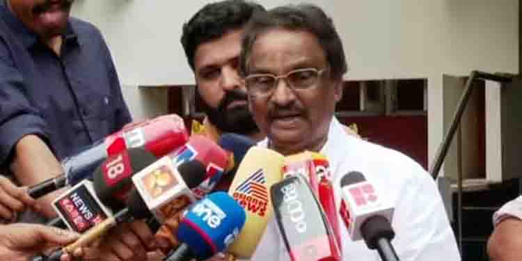 റോഡിലെ ക്യാമറ വിവാദം: മുഖ്യമന്ത്രി മറുപടി പറയണമെങ്കിൽ അതിന് മനസ്സില്ലെന്നാണ് അർത്ഥം; ന്യായീകരിച്ച് എകെ ബാലൻ