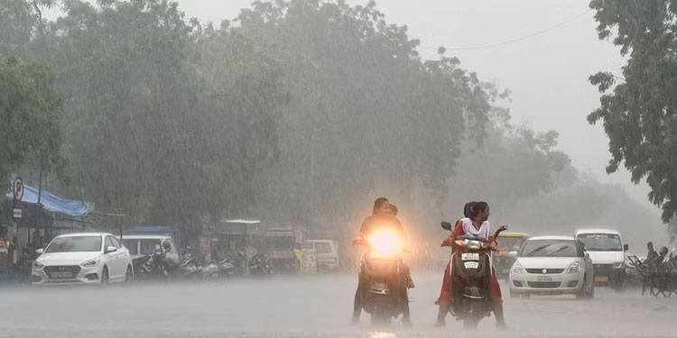 ന്യൂനമര്‍ദം ശക്തിപ്രാപിച്ചു: നാളെയോടെ മോക്ക ചുഴലിക്കാറ്റാകും; 3 ജില്ലകളില്‍ യെലോ അലര്‍ട്ട്
