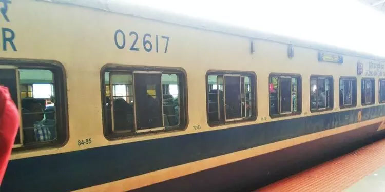 ജനശതാബ്ദി അടക്കം മൂന്ന് ട്രെയിനുകളിൽ കോച്ചുകളുടെ എണ്ണം തൽക്കാലത്തേക്ക് കൂട്ടി