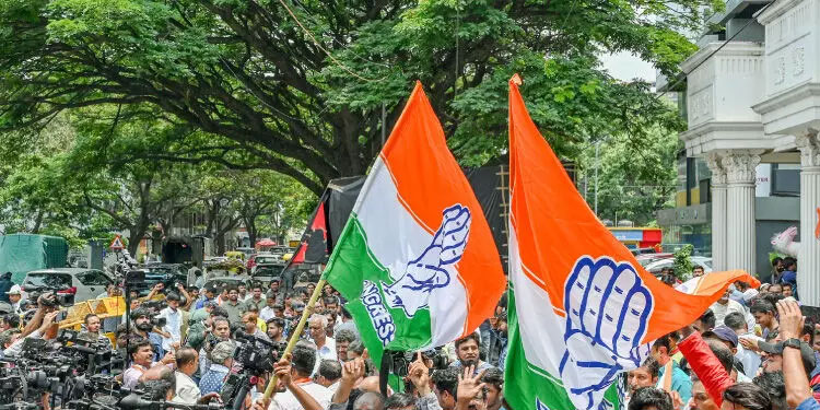 സി​ദ്ധ​രാ​മ​യ്യ​ മുഖ്യമന്ത്രിയാകാൻ സാധ്യത; ഇ​ന്ന് നി​യ​മ​സ​ഭ ക​ക്ഷി​യോ​ഗം