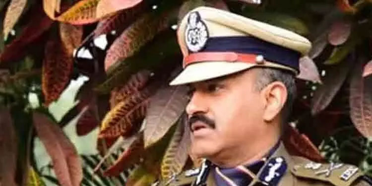 മൂന്നുമാസത്തിനുള്ളിൽ ഫിറ്റ്നസ് വീണ്ടെടുക്കുക, അല്ലെങ്കിൽ വിരമിക്കുക; ശക്തമായ നടപടികളുമായി അസം പൊലീസ്