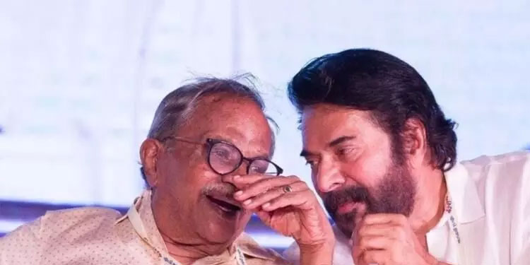 എന്റെ എല്ലാ പുരസ്കാരങ്ങളും എം.ടി.യുടെ കാല്ച്ചുവട്ടില് ഗുരുദക്ഷിണയായി സമര്പ്പിക്കുന്നു -മമ്മൂട്ടി
