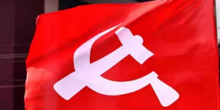 കർണാടകയിൽ സത്യപ്രതിജ്ഞ; പിണറായിയെ ക്ഷണിക്കാത്തതില് രൂക്ഷ വിമര്ശനവുമായി സിപിഎം, ന്യായീകരിച്ച് കോൺഗ്രസ്