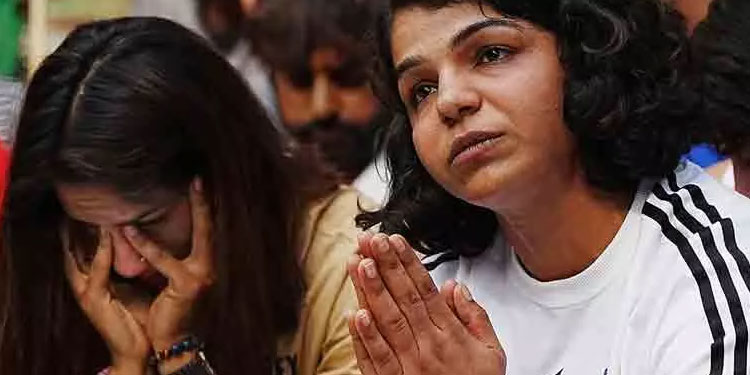 മെഡലുകൾ ഇന്ന് വൈകീട്ട് ഗംഗയിൽ ഒഴുക്കുമെന്ന് ഗുസ്തി താരങ്ങൾ