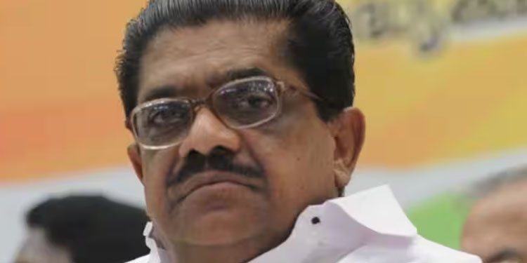 സർവകലാശാലകളിൽ കേന്ദ്രം കാവിവത്കരണവും സംസ്ഥാനം ചുവപ്പ്‌വത്കരണവും നടത്തുന്നു: സുധീരൻ