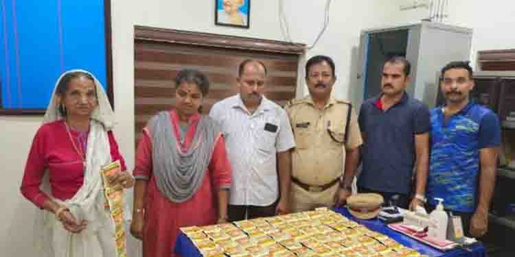 നിരോധിത പുകയില ഉത്പന്നങ്ങളുമായി 70കാരി അറസ്റ്റില്‍; വില്‍പ്പന നടത്തിയിരുന്നത് മൂന്നിരട്ടി വിലക്ക്