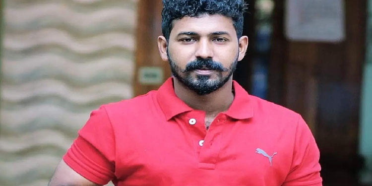ആകാശ് തില്ലങ്കേരി അസി. ജയിലറുടെ മൂക്കിടിച്ച് പൊട്ടിച്ചു ; പരാതി