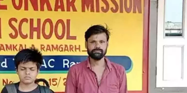 അനാഥാലയത്തിലെ സൗജന്യ ഭക്ഷണ വിതരണം നിമിത്തമായി; 10 വർഷത്തിനുശേഷം അച്ഛനെ കണ്ടുമുട്ടി മകന്‍