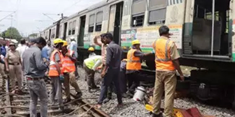 ചെന്നൈയിൽ സബര്‍ബന്‍ ട്രെയിൻ പാളംതെറ്റി; ഗതാഗതം തടസപ്പെട്ടു