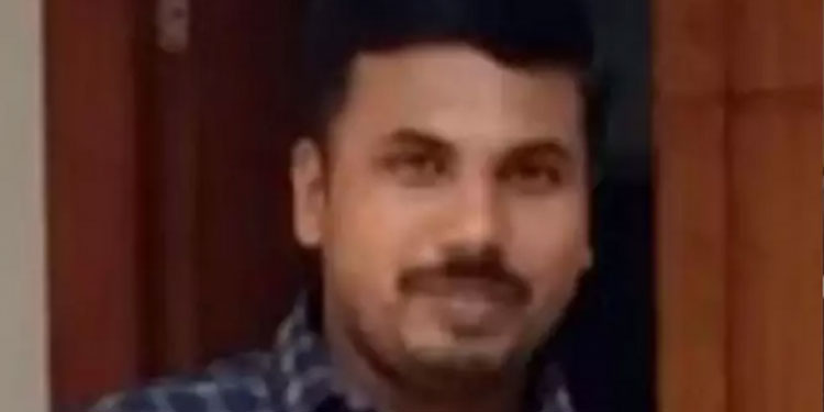 ബെെക്കിൽ മരക്കൊമ്പ് വീണ് അധ്യാപകൻ മരിച്ചു