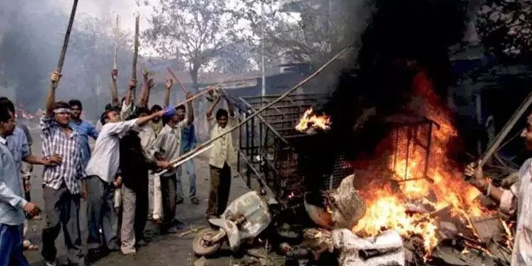 ഗുജറാത്ത് ബെസ്റ്റ് ബേക്കറി കേസ്: രണ്ട് പ്രതികളെ മുംബൈ സെഷൻസ് കോടതി വെറുതെവിട്ടു