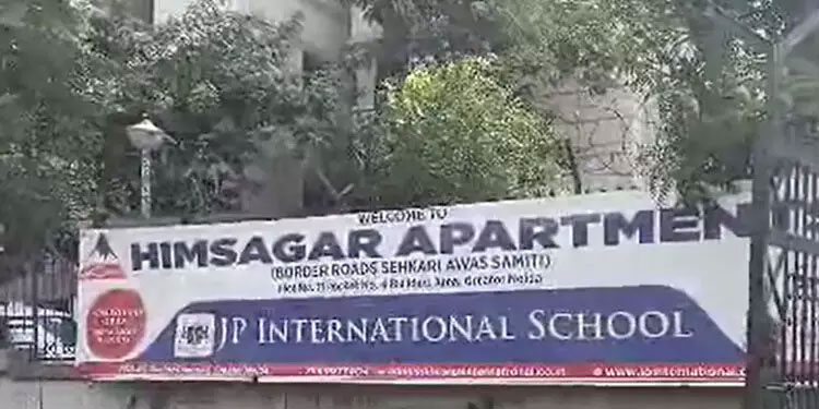 ലുങ്കിയും നൈറ്റിയും ധരിക്കരുത്; വിചിത്ര സർക്കുലറുമായി ഗ്രേറ്റർ നോയിഡയിലെ അപ്പാർട്ട്മെന്‍റ് ഉടമകൾ