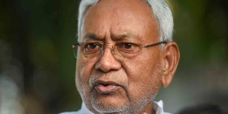 പ്രഭാത നടത്തത്തിനിടെ മുഖ്യമന്ത്രി നിതീഷ് കുമാറിനു നേരെ ബൈക്കുകളിൽ പാഞ്ഞെത്തി; രണ്ടുപേർ അറസ്റ്റിൽ