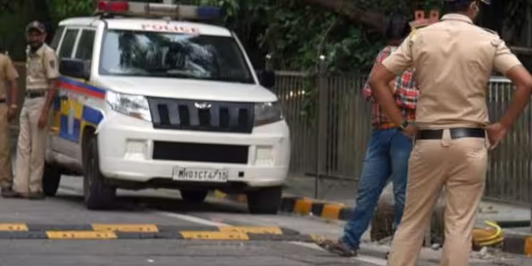 കല്യാണത്തിന് മുമ്പ് ലൈംഗിക ബന്ധം വേണമെന്ന് കാമുകൻ, നിരസിച്ച കാമുകിയുടെ തല പാറയിലിടിച്ചു, കഴുത്ത് ഞെരിച്ചു