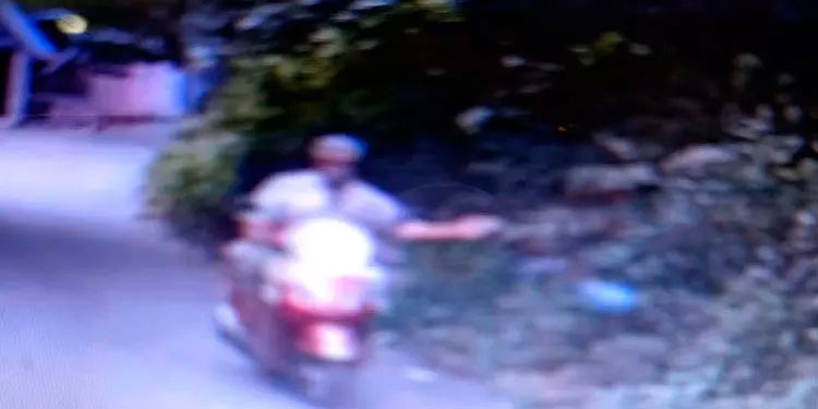 മാ​ലി​ന്യം വ​ലി​ച്ചെ​റി​ഞ്ഞ​യാ​ളെ​ക്കു​റി​ച്ച്​ വി​വ​രം നൽകിയാ​ൽ 1000 രൂ​പ പാ​രി​തോ​ഷി​കം