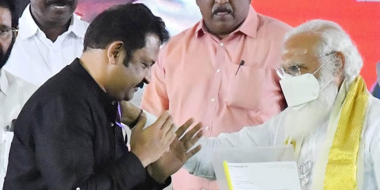 ഇനിയും നേരം വെളുക്കാത്തവർക്ക്; ഇന്നിംഗ്സ് ആരംഭിച്ചിട്ടേയുള്ളു: കൃഷ്ണകുമാർ