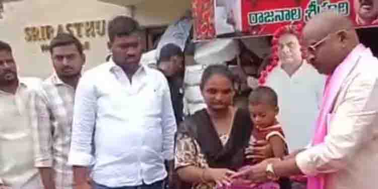 അന്ന് മദ്യവും ചിക്കനും, ഇന്ന് കെടിആറിന്‍റെ പിറന്നാളിന് മറ്റൊരു വിലയേറിയ സമ്മാനവുമായി നേതാവ്