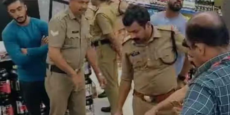 പ്രോട്ടീൻ പൗഡർ വിൽപന ശാലയിൽ കസ്റ്റംസ് പരിശോധന; കടയുടമ കസ്റ്റഡിയിൽ